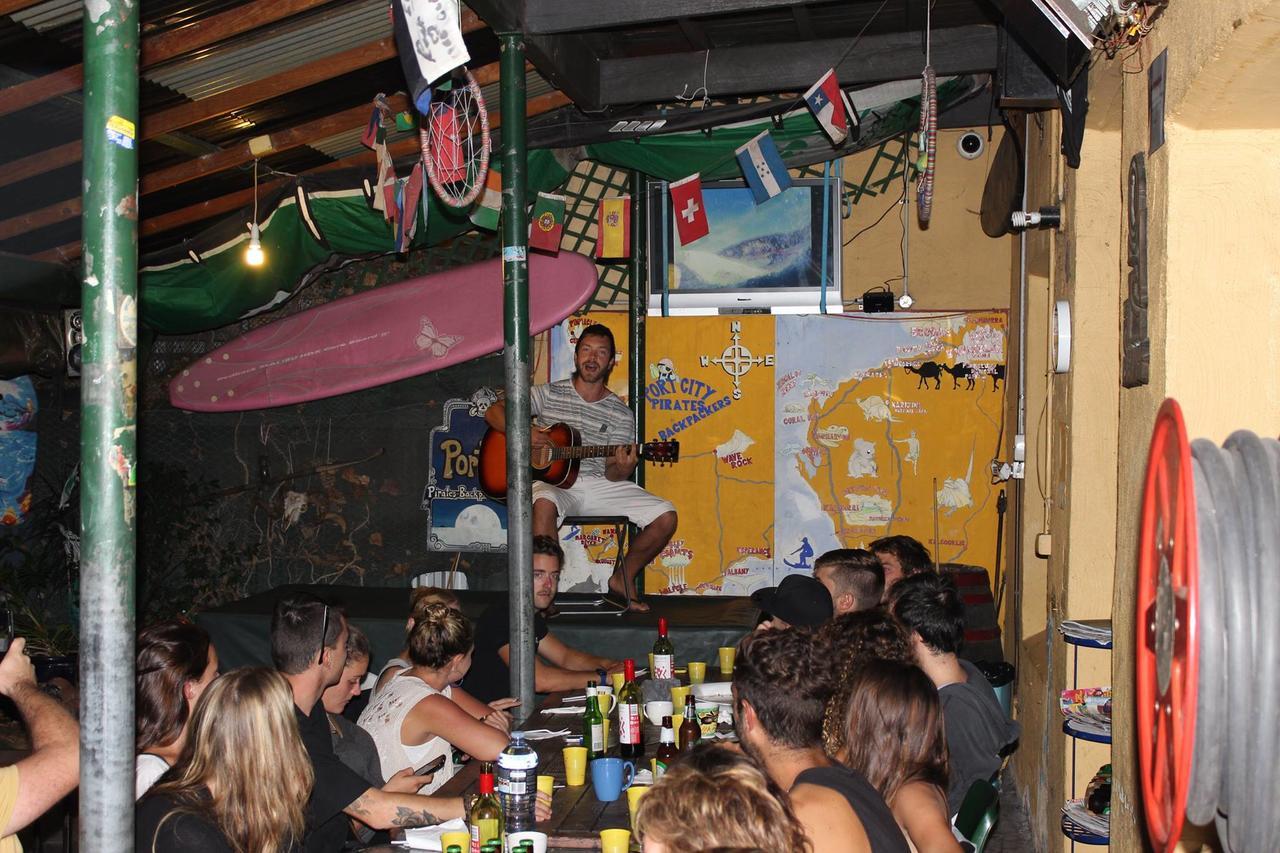 Pirates Backpackers Hostel Fremantle Ngoại thất bức ảnh